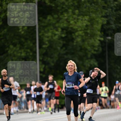 29.06.2025 - hella hamburg halbmarathon Dr. Thomas Lammeyer http://msf.ph/oto/8333571 29.06.2025 10:39:51 Kennedybrücke 2198, 2412, 2787, 2827, 3828, 3958, 4413, 4703, 4965, 5147, 6029, 6189, 6365, 6397, 6471, 6867, 8296, 8567, 8947, 9470, 9803, 9819, 10360, 10565, 10652, 11198, 11233, 11359 meine-sportfotos.de