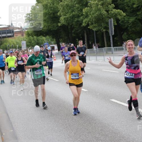 29.06.2025 - hella hamburg halbmarathon Jannik Wohlers http://msf.ph/oto/8333606 29.06.2025 10:40:35 Lombardsbrücke 1317, 2299, 2858, 3694, 4234, 4530, 4638, 4774, 4775, 5086, 5225, 5549, 5753, 6098, 6289, 6474, 6842, 7293, 7661, 7829, 8429, 8430, 8769, 9009, 9237, 9437, 9962, 10269, 10407, 10644, 10835, 11053, 11686, 11759, 12191, 12610, 13778, 13848, 14553, 14776, 15953, 16028, 16297, 16449, 16450, 16454, 16802, 16981, 17233, 17234, 17872, 17879, 18142, 18494, 18580, 18844, 19087 meine-sportfotos.de
