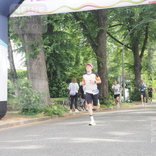 29.06.2025 - hella hamburg halbmarathon KatJ http://msf.ph/oto/8333614 29.06.2025 10:17:36 Zwischen KM18-KM19 1577 meine-sportfotos.de