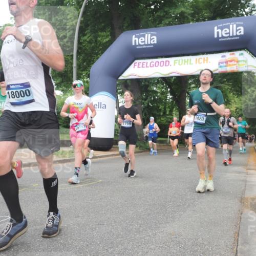 29.06.2025 - hella hamburg halbmarathon KatJ http://msf.ph/oto/8333626 29.06.2025 10:47:29 Zwischen KM18-KM19 1364, 1420, 2391, 4592, 5839, 6201, 6487, 7759, 8191, 8662 meine-sportfotos.de