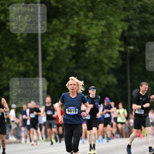 29.06.2025 - hella hamburg halbmarathon Dr. Thomas Lammeyer http://msf.ph/oto/8333712 29.06.2025 10:39:51 Kennedybrücke 2198, 2412, 2787, 2827, 3828, 3958, 4413, 4703, 4965, 5147, 6029, 6189, 6365, 6397, 6471, 6867, 8296, 8567, 8947, 9470, 9803, 9819, 10360, 10565, 10652, 11198, 11233, 11359 meine-sportfotos.de