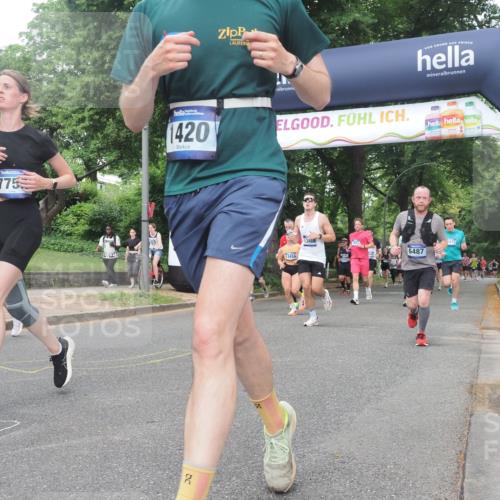 29.06.2025 - hella hamburg halbmarathon KatJ http://msf.ph/oto/8333713 29.06.2025 10:47:30 Zwischen KM18-KM19 1364, 1420, 2391, 4592, 6487, 7759, 8191, 8662 meine-sportfotos.de
