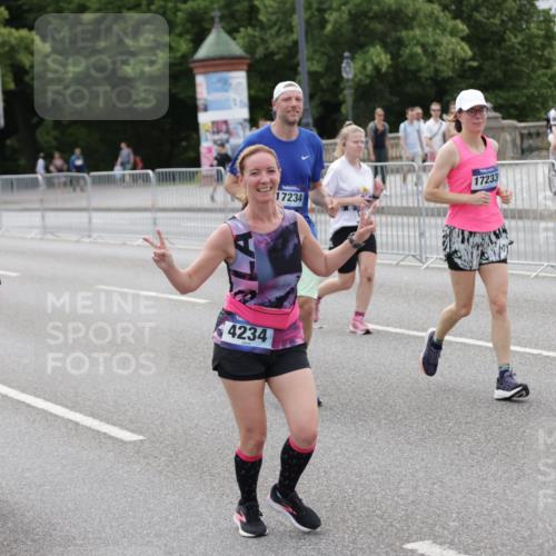 29.06.2025 - hella hamburg halbmarathon Jannik Wohlers http://msf.ph/oto/8333717 29.06.2025 10:40:36 Lombardsbrücke 1317, 2805, 2858, 3694, 4234, 4530, 4638, 4774, 4775, 5086, 5225, 5549, 5753, 6088, 6098, 6474, 6842, 7293, 7661, 7829, 8429, 8430, 8751, 8769, 9009, 9237, 9437, 9962, 10269, 10407, 10644, 10835, 11053, 11686, 11759, 11851, 12191, 13168, 13778, 13848, 14553, 14776, 15953, 16028, 16297, 16449, 16450, 16454, 16802, 16981, 17233, 17234, 17872, 17879, 18142, 18494, 18580, 18844, 19087 meine-sportfotos.de