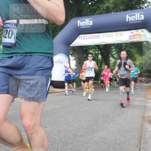 29.06.2025 - hella hamburg halbmarathon KatJ http://msf.ph/oto/8333729 29.06.2025 10:47:30 Zwischen KM18-KM19 1364, 1420, 2391, 4592, 6487, 7759, 8191, 8662 meine-sportfotos.de
