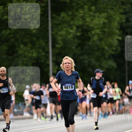 29.06.2025 - hella hamburg halbmarathon Dr. Thomas Lammeyer http://msf.ph/oto/8333777 29.06.2025 10:39:52 Kennedybrücke 2198, 2412, 2787, 2827, 3828, 4413, 4703, 4965, 5147, 6029, 6189, 6471, 6867, 8296, 8567, 8947, 9470, 9803, 9819, 10360, 10565, 10652, 11187, 11198, 11233, 11359 meine-sportfotos.de