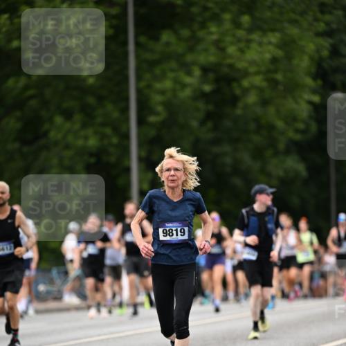 29.06.2025 - hella hamburg halbmarathon Dr. Thomas Lammeyer http://msf.ph/oto/8333803 29.06.2025 10:39:52 Kennedybrücke 2198, 2412, 2787, 2827, 3828, 4413, 4703, 4965, 5147, 6029, 6189, 6471, 6867, 8296, 8567, 8947, 9470, 9803, 9819, 10360, 10565, 10652, 11187, 11198, 11233, 11359 meine-sportfotos.de