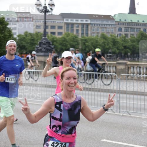 29.06.2025 - hella hamburg halbmarathon Jannik Wohlers http://msf.ph/oto/8333879 29.06.2025 10:40:37 Lombardsbrücke 1317, 1731, 2805, 2858, 4234, 4530, 4638, 4774, 4775, 5086, 5225, 5549, 5753, 6088, 6098, 6474, 6842, 7661, 7829, 8429, 8430, 8751, 8769, 9009, 9237, 9962, 10269, 10407, 10644, 10835, 11053, 11686, 11759, 11851, 13168, 13778, 13848, 14553, 14776, 15953, 16028, 16297, 16449, 16454, 16802, 16981, 17233, 17234, 17872, 17879, 18142, 18494, 18580, 18844 meine-sportfotos.de
