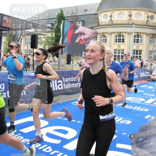 29.06.2025 - hella hamburg halbmarathon Michael Strokosch http://msf.ph/oto/8333909 29.06.2025 10:50:13 Ziel 1119, 1507, 3296, 3562, 7176, 8313, 9031, 9303, 9965, 10371, 11607, 12203, 12235, 13282, 14257, 15620, 18228, 18657, 18658 meine-sportfotos.de