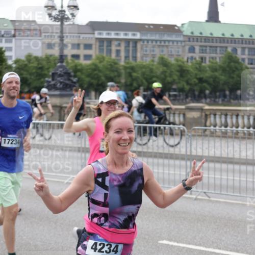 29.06.2025 - hella hamburg halbmarathon Jannik Wohlers http://msf.ph/oto/8333917 29.06.2025 10:40:37 Lombardsbrücke 1317, 1731, 2805, 2858, 4234, 4530, 4638, 4774, 4775, 5086, 5225, 5549, 5753, 6088, 6098, 6474, 6842, 7661, 7829, 8429, 8430, 8751, 8769, 9009, 9237, 9962, 10269, 10407, 10644, 10835, 11053, 11686, 11759, 11851, 13168, 13778, 13848, 14553, 14776, 15953, 16028, 16297, 16449, 16454, 16802, 16981, 17233, 17234, 17872, 17879, 18142, 18494, 18580, 18844 meine-sportfotos.de