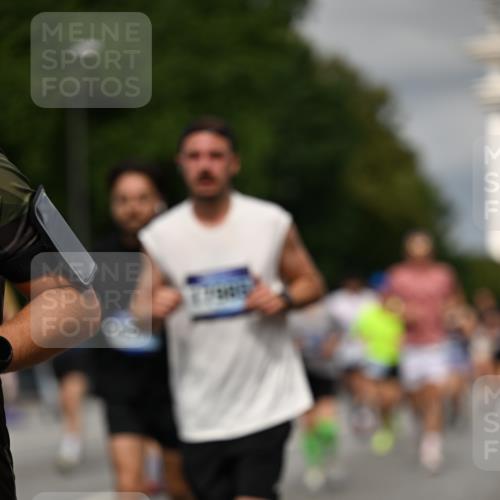29.06.2025 - hella hamburg halbmarathon Dr. Thomas Lammeyer http://msf.ph/oto/8333921 29.06.2025 10:17:48 Kennedybrücke 1194, 1747, 1939, 2359, 2721, 2891, 2904, 4001, 4032, 4795, 4962, 5631, 5719, 6207, 7462, 7913, 8673, 9141, 9612, 9631, 9886, 10442, 10443 meine-sportfotos.de