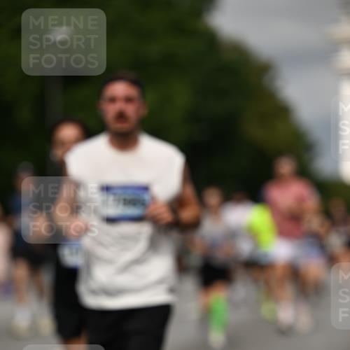 29.06.2025 - hella hamburg halbmarathon Dr. Thomas Lammeyer http://msf.ph/oto/8333955 29.06.2025 10:17:48 Kennedybrücke 1194, 1747, 1939, 2359, 2721, 2891, 2904, 4001, 4032, 4795, 4962, 5631, 5719, 6207, 7462, 7913, 8673, 9141, 9612, 9631, 9886, 10442, 10443 meine-sportfotos.de