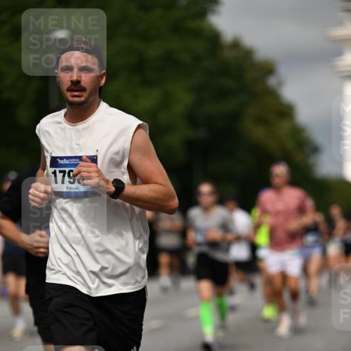 29.06.2025 - hella hamburg halbmarathon Dr. Thomas Lammeyer http://msf.ph/oto/8333965 29.06.2025 10:17:48 Kennedybrücke 1194, 1747, 1939, 2359, 2721, 2891, 2904, 4001, 4032, 4795, 4962, 5631, 5719, 6207, 7462, 7913, 8673, 9141, 9612, 9631, 9886, 10442, 10443 meine-sportfotos.de