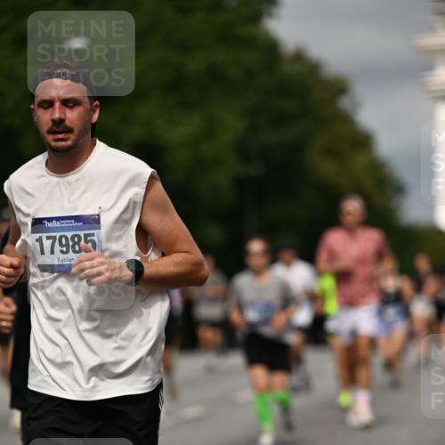 29.06.2025 - hella hamburg halbmarathon Dr. Thomas Lammeyer http://msf.ph/oto/8333975 29.06.2025 10:17:49 Kennedybrücke 1194, 1747, 1939, 2721, 2891, 2904, 4001, 4032, 4795, 4962, 5631, 5719, 6089, 6207, 7462, 7913, 8673, 9141, 9612, 9631, 9886, 10442, 10443 meine-sportfotos.de