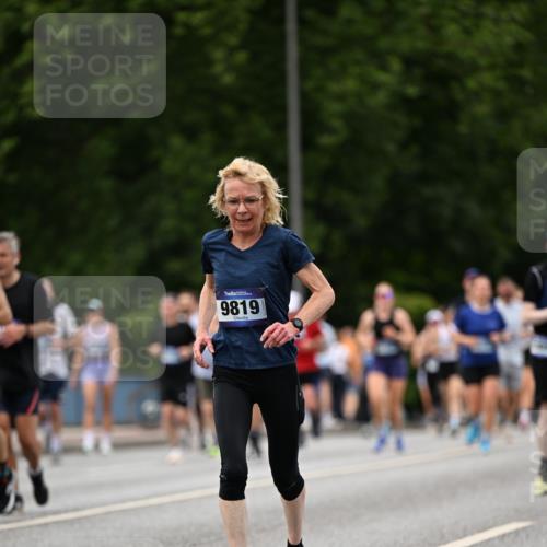 29.06.2025 - hella hamburg halbmarathon Dr. Thomas Lammeyer http://msf.ph/oto/8333984 29.06.2025 10:39:53 Kennedybrücke 2412, 2787, 2827, 3828, 4413, 4703, 4965, 5147, 6029, 6189, 6471, 6867, 8296, 8567, 8947, 9470, 9803, 9819, 10360, 10565, 10652, 11187, 11198, 11233, 11359 meine-sportfotos.de
