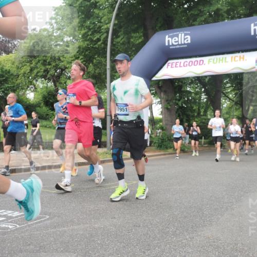 29.06.2025 - hella hamburg halbmarathon KatJ http://msf.ph/oto/8334070 29.06.2025 10:47:33 Zwischen KM18-KM19 1364, 1420, 1653, 2391, 3097, 4068, 4592, 6487, 6921, 7759, 8191 meine-sportfotos.de