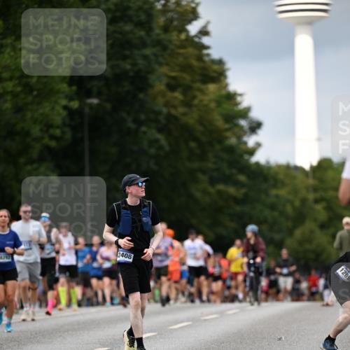 29.06.2025 - hella hamburg halbmarathon Dr. Thomas Lammeyer http://msf.ph/oto/8334072 29.06.2025 10:39:54 Kennedybrücke 1336, 2412, 2787, 2827, 3828, 4413, 4703, 4965, 5147, 6029, 6189, 6471, 6867, 8296, 8567, 8947, 9470, 9819, 10360, 10565, 10652, 11187, 11198, 11233, 11359 meine-sportfotos.de