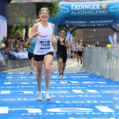 29.06.2025 - hella hamburg halbmarathon Strokosch-Dieckow http://msf.ph/oto/8334125 29.06.2025 10:33:54 Ziel 1743, 2243, 9345, 9519, 10865, 11227, 13493, 13494, 13771, 14310, 14466, 15268, 15500, 16243, 17877 meine-sportfotos.de
