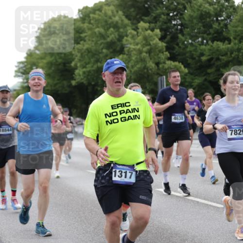 29.06.2025 - hella hamburg halbmarathon Jannik Wohlers http://msf.ph/oto/8334135 29.06.2025 10:40:41 Lombardsbrücke 1317, 1731, 2805, 4234, 4412, 4638, 4774, 4775, 5086, 5225, 5549, 6088, 6098, 6474, 6842, 7661, 7829, 8385, 8751, 8769, 8878, 9009, 9237, 9962, 10269, 10407, 10644, 10835, 11053, 11759, 11851, 13168, 13778, 13848, 14253, 14553, 14776, 15076, 15953, 16297, 16454, 16802, 16981, 17233, 17234, 17872, 17879, 18142, 18494, 18580, 18844 meine-sportfotos.de
