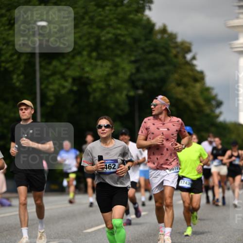 29.06.2025 - hella hamburg halbmarathon Dr. Thomas Lammeyer http://msf.ph/oto/8334222 29.06.2025 10:17:50 Kennedybrücke 1194, 1747, 1939, 2721, 2891, 2904, 4001, 4032, 4795, 4962, 5631, 5719, 6089, 6207, 7462, 7913, 8673, 9141, 9612, 9631, 9886, 10442, 10443 meine-sportfotos.de
