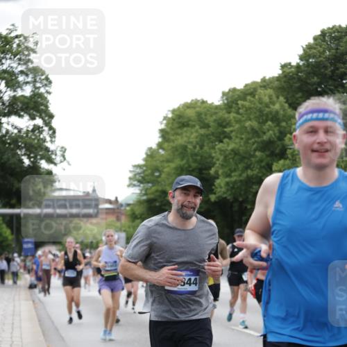 29.06.2025 - hella hamburg halbmarathon Jannik Wohlers http://msf.ph/oto/8334326 29.06.2025 10:40:43 Lombardsbrücke 1317, 1731, 2229, 2805, 4234, 4412, 4638, 4774, 5086, 5225, 5549, 6088, 6474, 6842, 7661, 7821, 7829, 8293, 8385, 8751, 8769, 8878, 9962, 10269, 10407, 10644, 10835, 11759, 11851, 13168, 13778, 13848, 14253, 14553, 14776, 15076, 15953, 16297, 16454, 16802, 16846, 16981, 17233, 17234, 17872, 17879, 18142, 18494, 18580, 18844 meine-sportfotos.de