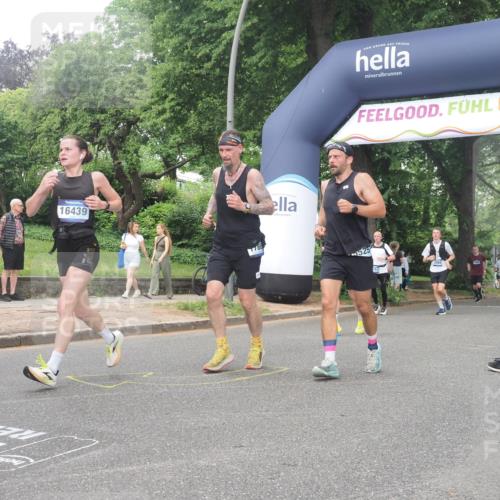 29.06.2025 - hella hamburg halbmarathon KatJ http://msf.ph/oto/8334354 29.06.2025 10:47:37 Zwischen KM18-KM19 1364, 1453, 1653, 2086, 3097, 4068, 6921, 7033 meine-sportfotos.de