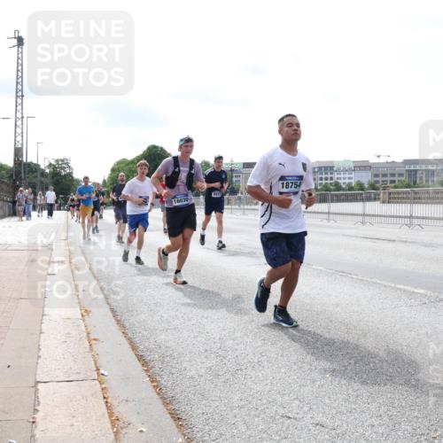 29.06.2025 - hella hamburg halbmarathon Lena Gebhardt http://msf.ph/oto/8334375 29.06.2025 10:13:18 Lombardsbrücke 16030, 8913, 18754, 1007, 1020, 1051, 1747, 1859, 2055, 2942, 2961, 3218, 3360, 3728, 3729, 4187, 4532, 4950, 5546, 6207, 6489, 6724, 7346, 7446, 7447, 7460, 7873, 8279, 8398, 8405, 8913, 9141, 9527, 9612, 10067, 10402, 11720, 12492, 13331, 13928, 14404, 15531, 15663, 15922, 16030, 16255, 16323, 16437, 17474, 17699, 17988, 18048, 18222, 18231, 18320, 18530, 18732 meine-sportfotos.de