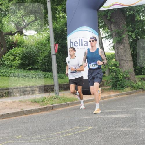 29.06.2025 - hella hamburg halbmarathon KatJ http://msf.ph/oto/8334523 29.06.2025 10:17:42 Zwischen KM18-KM19 1122, 2604 meine-sportfotos.de