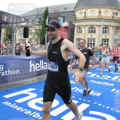 29.06.2025 - hella hamburg halbmarathon Michael Strokosch http://msf.ph/oto/8334591 29.06.2025 10:50:19 Ziel 1119, 4933, 7930, 7932, 8921, 10371, 11607, 12235, 12949, 13609, 13690, 15620, 16000, 16242, 18499, 18811, 19040 meine-sportfotos.de