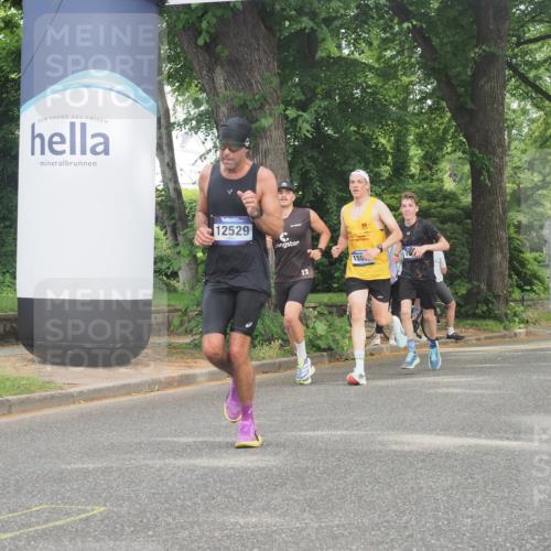29.06.2025 - hella hamburg halbmarathon KatJ http://msf.ph/oto/8334598 29.06.2025 10:17:44 Zwischen KM18-KM19 1122, 2604 meine-sportfotos.de