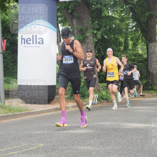 29.06.2025 - hella hamburg halbmarathon KatJ http://msf.ph/oto/8334610 29.06.2025 10:17:44 Zwischen KM18-KM19 1122, 2604 meine-sportfotos.de