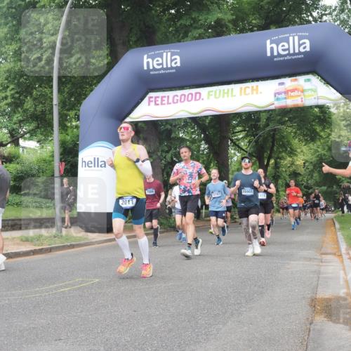 29.06.2025 - hella hamburg halbmarathon KatJ http://msf.ph/oto/8334672 29.06.2025 10:47:42 Zwischen KM18-KM19 1006, 1414, 1453, 2011, 2086, 2322, 2323, 7033 meine-sportfotos.de