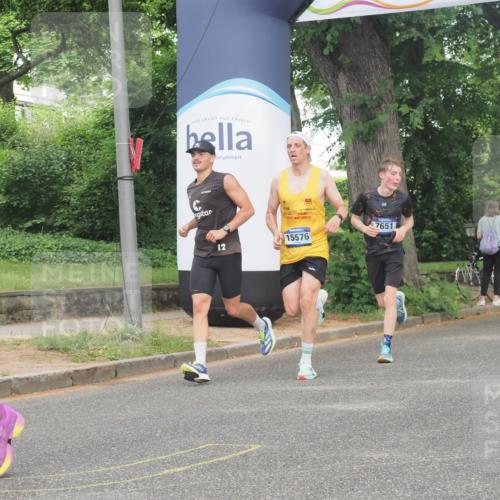 29.06.2025 - hella hamburg halbmarathon KatJ http://msf.ph/oto/8334713 29.06.2025 10:17:45 Zwischen KM18-KM19 1122, 2604, 7651 meine-sportfotos.de