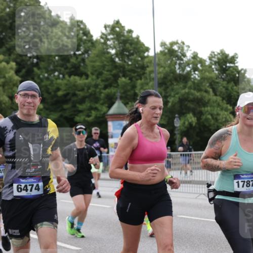 29.06.2025 - hella hamburg halbmarathon Jannik Wohlers http://msf.ph/oto/8334764 29.06.2025 10:40:45 Lombardsbrücke 1317, 1731, 2229, 2805, 4234, 4412, 4638, 5086, 5225, 5549, 6088, 6474, 6842, 7661, 7821, 7829, 8293, 8385, 8751, 8769, 8878, 8992, 9962, 10269, 10407, 10644, 10835, 11759, 11851, 13168, 13778, 13848, 14253, 14553, 14776, 15076, 15953, 16454, 16802, 16846, 16981, 17233, 17234, 17872, 17879, 18142, 18494, 18580, 18844, 18888 meine-sportfotos.de