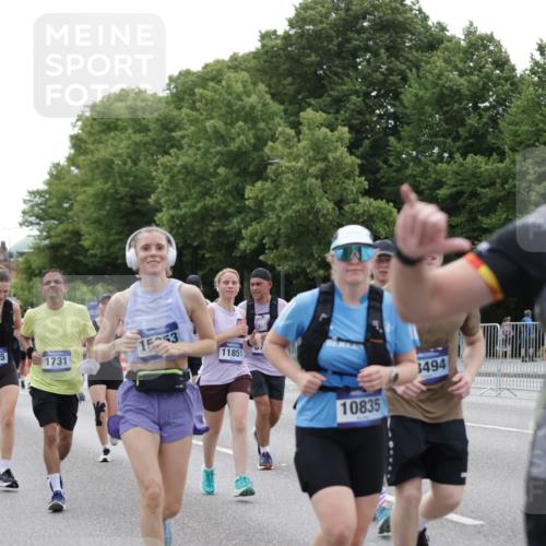 29.06.2025 - hella hamburg halbmarathon Jannik Wohlers http://msf.ph/oto/8334778 29.06.2025 10:40:46 Lombardsbrücke 1317, 1731, 2229, 2805, 3532, 3533, 4234, 4412, 4638, 5086, 5225, 5549, 5688, 5689, 6088, 6474, 6842, 7661, 7821, 7829, 8293, 8385, 8751, 8769, 8878, 8992, 9962, 10269, 10407, 10644, 10835, 11759, 11851, 13168, 13778, 13848, 14253, 14553, 14776, 15076, 15953, 16454, 16802, 16846, 16981, 17233, 17234, 17872, 17879, 18142, 18494, 18580, 18844, 18888 meine-sportfotos.de