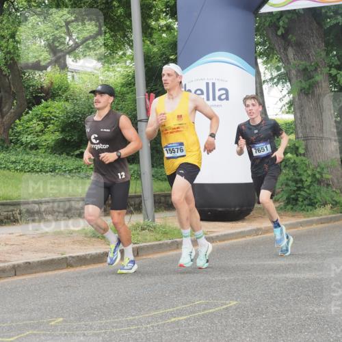 29.06.2025 - hella hamburg halbmarathon KatJ http://msf.ph/oto/8334789 29.06.2025 10:17:45 Zwischen KM18-KM19 1122, 2604, 7651 meine-sportfotos.de