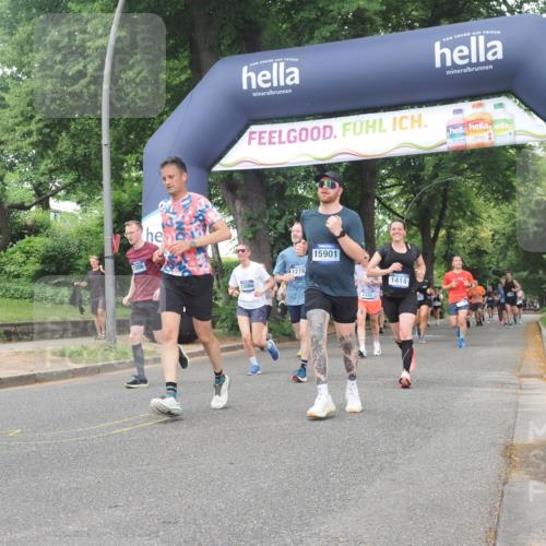 29.06.2025 - hella hamburg halbmarathon KatJ http://msf.ph/oto/8334790 29.06.2025 10:47:43 Zwischen KM18-KM19 1006, 1414, 1453, 2011, 2086, 2322, 2323 meine-sportfotos.de