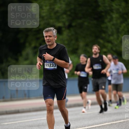 29.06.2025 - hella hamburg halbmarathon Dr. Thomas Lammeyer http://msf.ph/oto/8334822 29.06.2025 10:39:58 Kennedybrücke 1336, 2412, 2787, 2827, 3828, 4413, 4965, 5147, 6029, 6189, 6471, 6867, 7275, 8567, 8947, 9470, 9819, 10047, 10360, 10565, 10652, 11187, 11198, 11233, 11359 meine-sportfotos.de