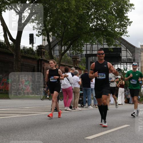 29.06.2025 - hella hamburg halbmarathon Yannick Fuchs http://msf.ph/oto/8334839 29.06.2025 10:51:53 20KM 1595, 1611, 2025, 2488, 2606, 2759, 2806, 2840, 2883, 2907, 3093, 3141, 3859, 4319, 4426, 4467, 4502, 4579, 4632, 4833, 5341, 5926, 6104, 6281, 6302, 6531, 6595, 7138, 7189, 8322, 8585, 9316, 9485, 10599, 10788, 11645, 12585, 13465, 13816, 13880, 14266, 14571, 15217, 15229, 16517, 16531, 17405, 17415, 17455, 17543, 18068, 18180, 18492, 18501, 18587, 18762, 18891 meine-sportfotos.de