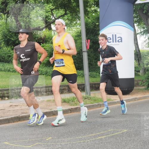 29.06.2025 - hella hamburg halbmarathon KatJ http://msf.ph/oto/8334866 29.06.2025 10:17:45 Zwischen KM18-KM19 1122, 2604, 7651 meine-sportfotos.de