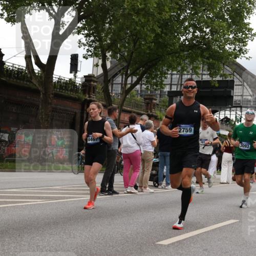 29.06.2025 - hella hamburg halbmarathon Yannick Fuchs http://msf.ph/oto/8334908 29.06.2025 10:51:53 20KM 1595, 1611, 2025, 2488, 2606, 2759, 2806, 2840, 2883, 2907, 3093, 3141, 3859, 4319, 4426, 4467, 4502, 4579, 4632, 4833, 5341, 5926, 6104, 6281, 6302, 6531, 6595, 7138, 7189, 8322, 8585, 9316, 9485, 10599, 10788, 11645, 12585, 13465, 13816, 13880, 14266, 14571, 15217, 15229, 16517, 16531, 17405, 17415, 17455, 17543, 18068, 18180, 18492, 18501, 18587, 18762, 18891 meine-sportfotos.de
