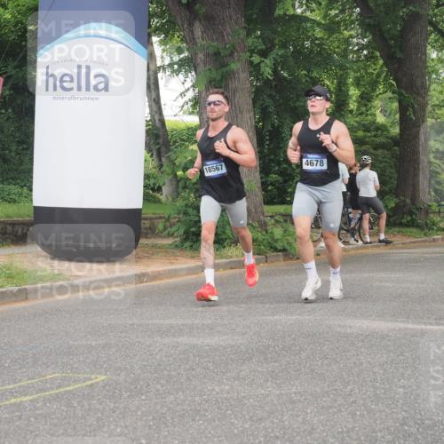 29.06.2025 - hella hamburg halbmarathon KatJ http://msf.ph/oto/8334914 29.06.2025 10:17:48 Zwischen KM18-KM19 1122, 4678, 7651 meine-sportfotos.de