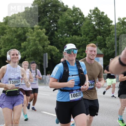 29.06.2025 - hella hamburg halbmarathon Jannik Wohlers http://msf.ph/oto/8334956 29.06.2025 10:40:46 Lombardsbrücke 1317, 1731, 2229, 2805, 3532, 3533, 4234, 4412, 4638, 5086, 5225, 5549, 5688, 5689, 6088, 6474, 6842, 7661, 7821, 7829, 8293, 8385, 8751, 8769, 8878, 8992, 9962, 10269, 10407, 10644, 10835, 11759, 11851, 13168, 13778, 13848, 14253, 14553, 14776, 15076, 15953, 16454, 16802, 16846, 16981, 17233, 17234, 17872, 17879, 18142, 18494, 18580, 18844, 18888 meine-sportfotos.de