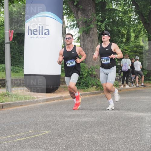 29.06.2025 - hella hamburg halbmarathon KatJ http://msf.ph/oto/8334975 29.06.2025 10:17:48 Zwischen KM18-KM19 1122, 4678, 7651 meine-sportfotos.de