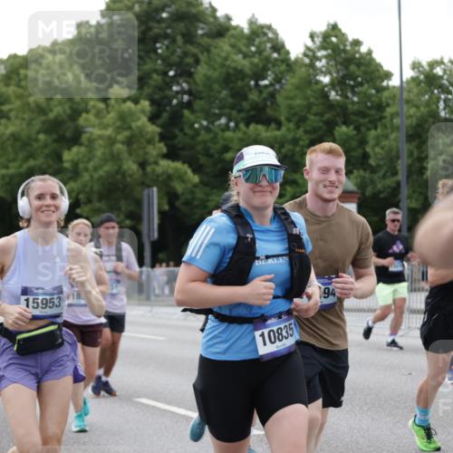 29.06.2025 - hella hamburg halbmarathon Jannik Wohlers http://msf.ph/oto/8334988 29.06.2025 10:40:46 Lombardsbrücke 1317, 1731, 2229, 2805, 3532, 3533, 4234, 4412, 4638, 5086, 5225, 5549, 5688, 5689, 6088, 6474, 6842, 7661, 7821, 7829, 8293, 8385, 8751, 8769, 8878, 8992, 9962, 10269, 10407, 10644, 10835, 11759, 11851, 13168, 13778, 13848, 14253, 14553, 14776, 15076, 15953, 16454, 16802, 16846, 16981, 17233, 17234, 17872, 17879, 18142, 18494, 18580, 18844, 18888 meine-sportfotos.de