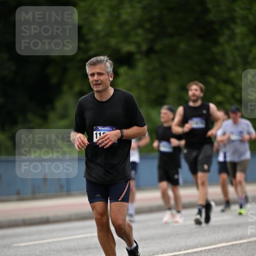 29.06.2025 - hella hamburg halbmarathon Dr. Thomas Lammeyer http://msf.ph/oto/8335002 29.06.2025 10:39:58 Kennedybrücke 1336, 2412, 2787, 2827, 3828, 4413, 4965, 5147, 6029, 6189, 6471, 6867, 7275, 8567, 8947, 9470, 9819, 10047, 10360, 10565, 10652, 11187, 11198, 11233, 11359 meine-sportfotos.de