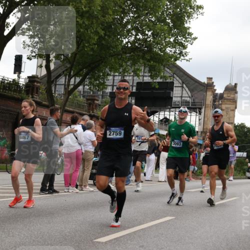 29.06.2025 - hella hamburg halbmarathon Yannick Fuchs http://msf.ph/oto/8335016 29.06.2025 10:51:53 20KM 1595, 1611, 2025, 2488, 2606, 2759, 2806, 2840, 2883, 2907, 3093, 3141, 3859, 4319, 4426, 4467, 4502, 4579, 4632, 4833, 5341, 5926, 6104, 6281, 6302, 6531, 6595, 7138, 7189, 8322, 8585, 9316, 9485, 10599, 10788, 11645, 12585, 13465, 13816, 13880, 14266, 14571, 15217, 15229, 16517, 16531, 17405, 17415, 17455, 17543, 18068, 18180, 18492, 18501, 18587, 18762, 18891 meine-sportfotos.de