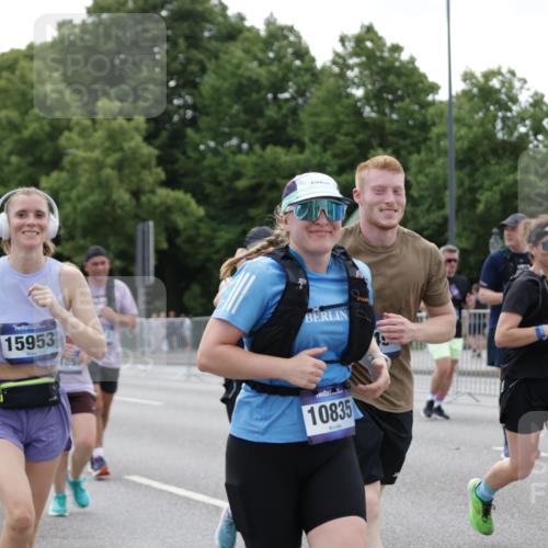 29.06.2025 - hella hamburg halbmarathon Jannik Wohlers http://msf.ph/oto/8335020 29.06.2025 10:40:46 Lombardsbrücke 1317, 1731, 2229, 2805, 3532, 3533, 4234, 4412, 4638, 5086, 5225, 5549, 5688, 5689, 6088, 6474, 6842, 7661, 7821, 7829, 8293, 8385, 8751, 8769, 8878, 8992, 9962, 10269, 10407, 10644, 10835, 11759, 11851, 13168, 13778, 13848, 14253, 14553, 14776, 15076, 15953, 16454, 16802, 16846, 16981, 17233, 17234, 17872, 17879, 18142, 18494, 18580, 18844, 18888 meine-sportfotos.de