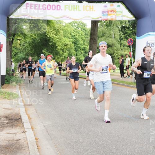 29.06.2025 - hella hamburg halbmarathon MichiJ http://msf.ph/oto/8335039 29.06.2025 10:38:54 Zwischen KM18-KM19 2955, 3258, 4140, 4297, 4404, 8371, 8413, 8508, 8930, 11214, 11459, 11512, 13808, 17033, 17962, 17978, 17997, 18413, 18475 meine-sportfotos.de