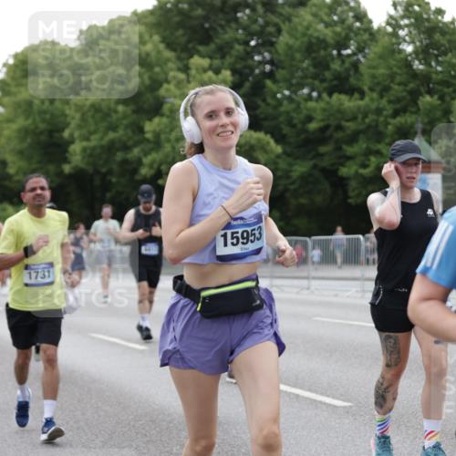 29.06.2025 - hella hamburg halbmarathon Jannik Wohlers http://msf.ph/oto/8335078 29.06.2025 10:40:47 Lombardsbrücke 1317, 1731, 2229, 2805, 3532, 3533, 4412, 4638, 5086, 5225, 5549, 5688, 5689, 5928, 6088, 6474, 7661, 7821, 7829, 8293, 8385, 8751, 8769, 8878, 8992, 9962, 10269, 10407, 10644, 10835, 11759, 11851, 13168, 13299, 13778, 13848, 14253, 14376, 14553, 14776, 15076, 15953, 16454, 16559, 16802, 16846, 16981, 17370, 17872, 17879, 18142, 18494, 18580, 18844, 18888 meine-sportfotos.de