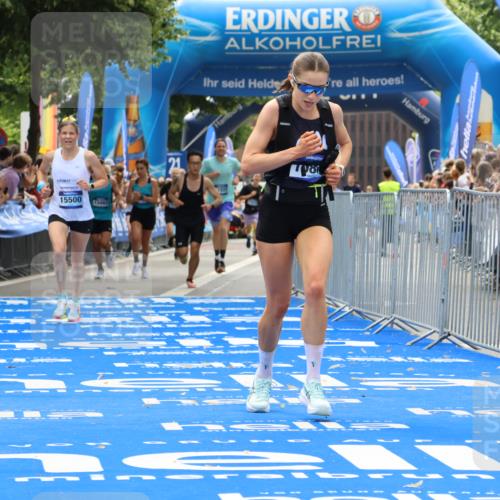 29.06.2025 - hella hamburg halbmarathon Strokosch-Dieckow http://msf.ph/oto/8335088 29.06.2025 10:33:51 Ziel 1743, 2228, 2243, 2746, 4246, 5193, 9519, 10865, 13771, 14310, 14466, 15500, 16243 meine-sportfotos.de